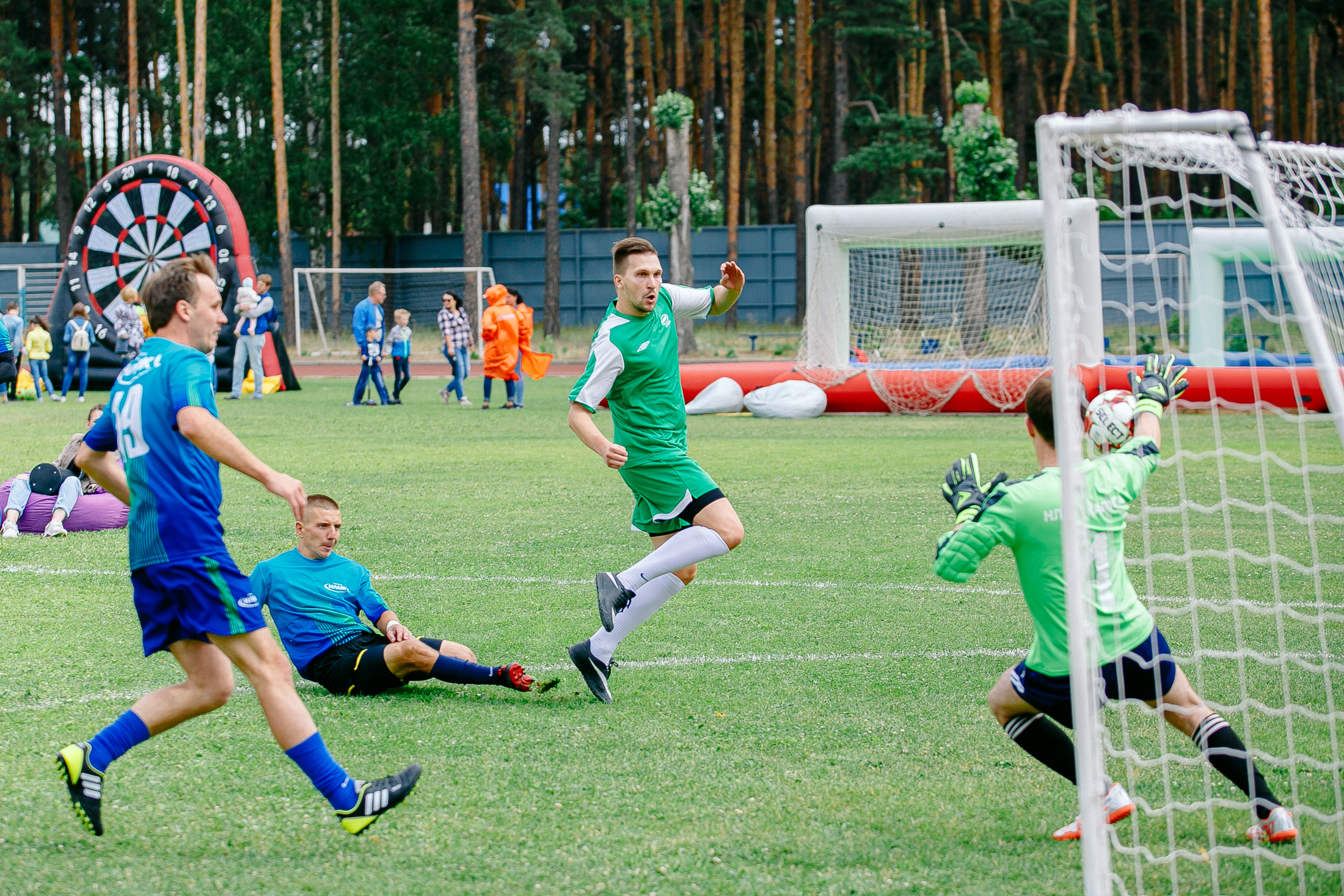 Фонд «Милосердие» помогает развивать студенческий футбол 
