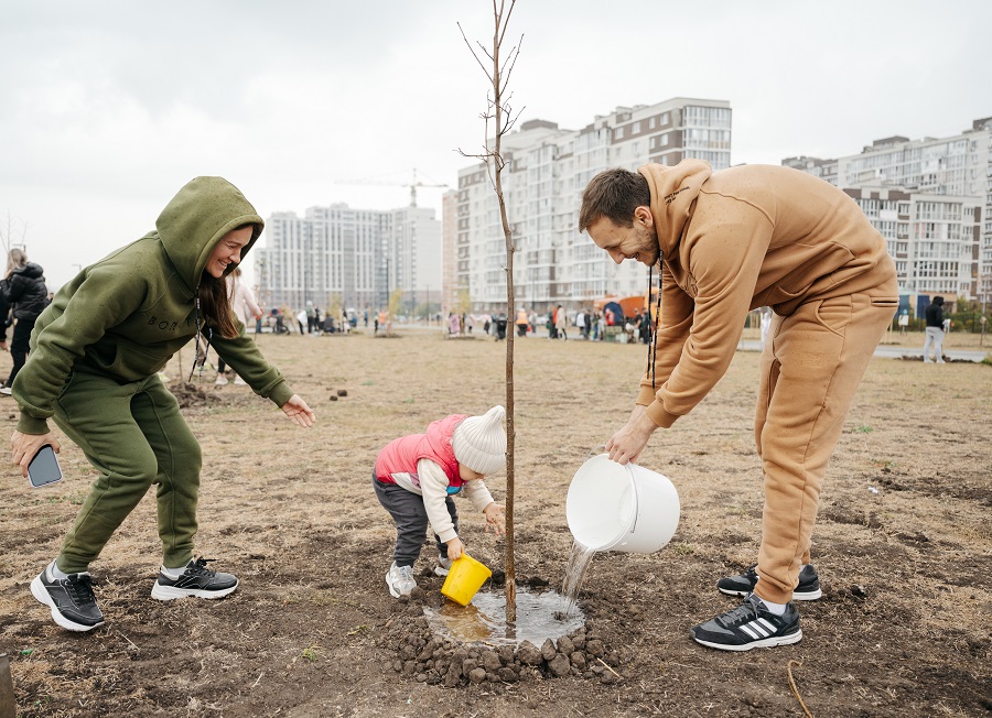 В Липецке прошла экологическая акция «Семейное дерево»